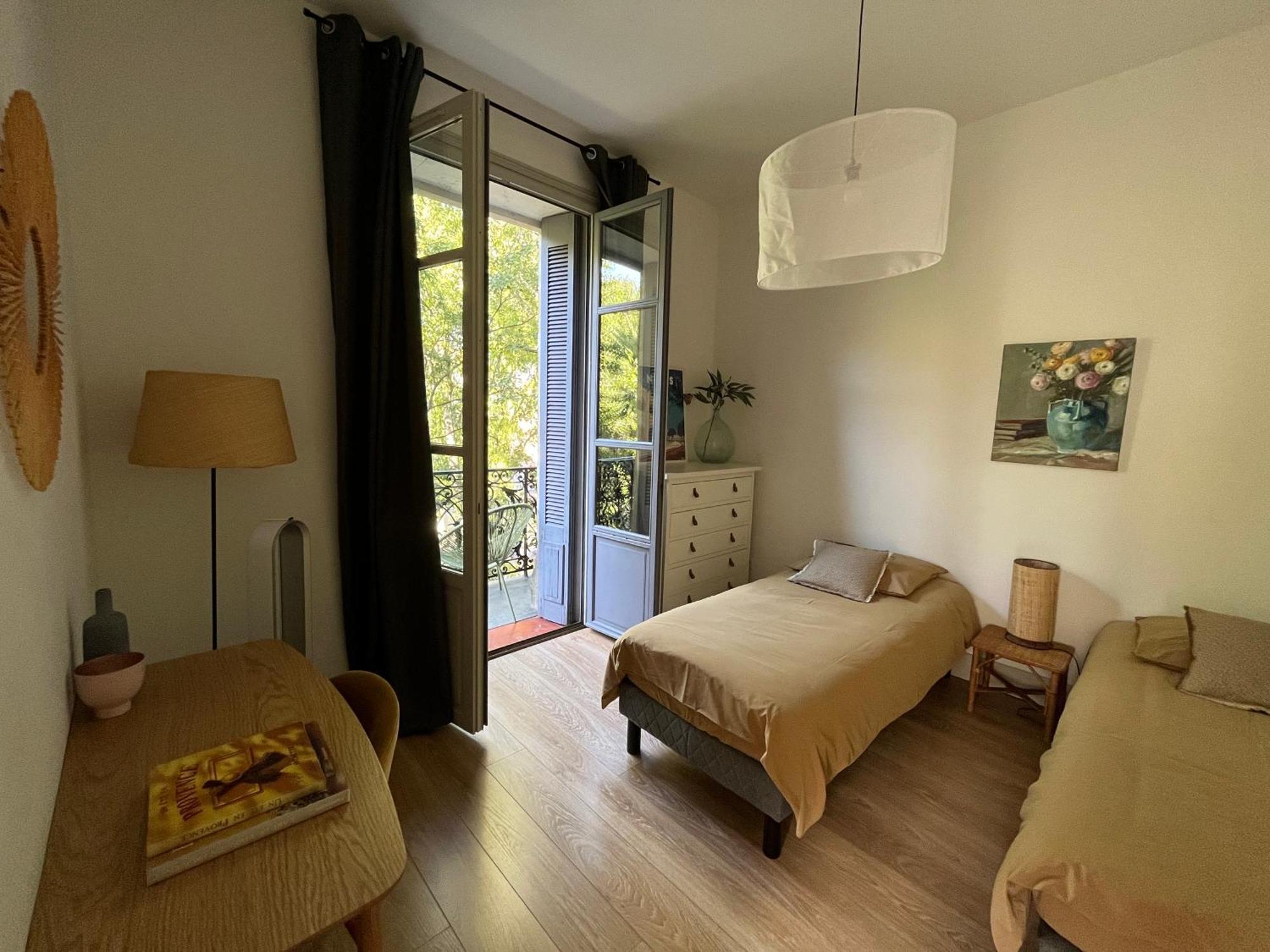 Nimes , Appartement Renove Dans Immeuble Classe. Ngoại thất bức ảnh